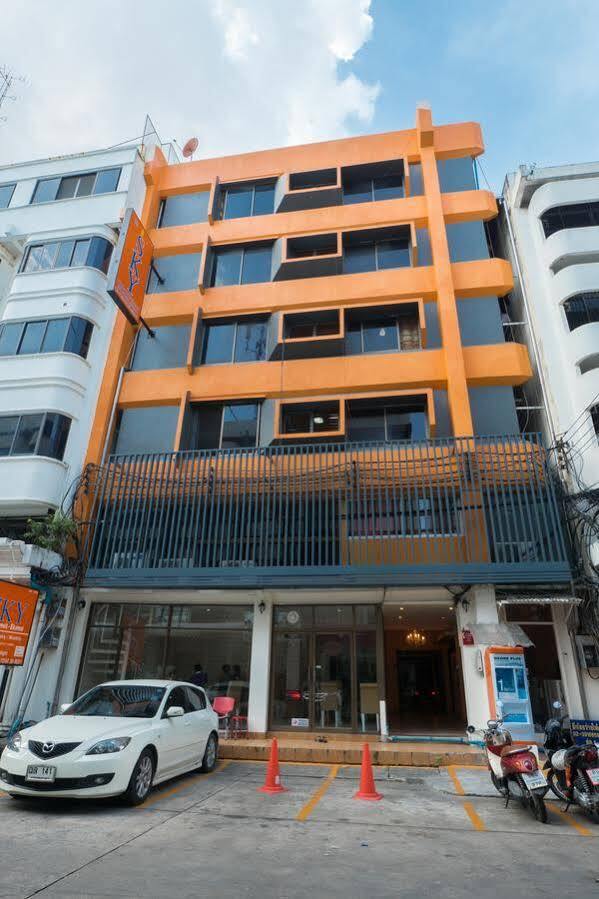 De Sky Sukhumvit Ekkamai Hotell Bangkok Eksteriør bilde
