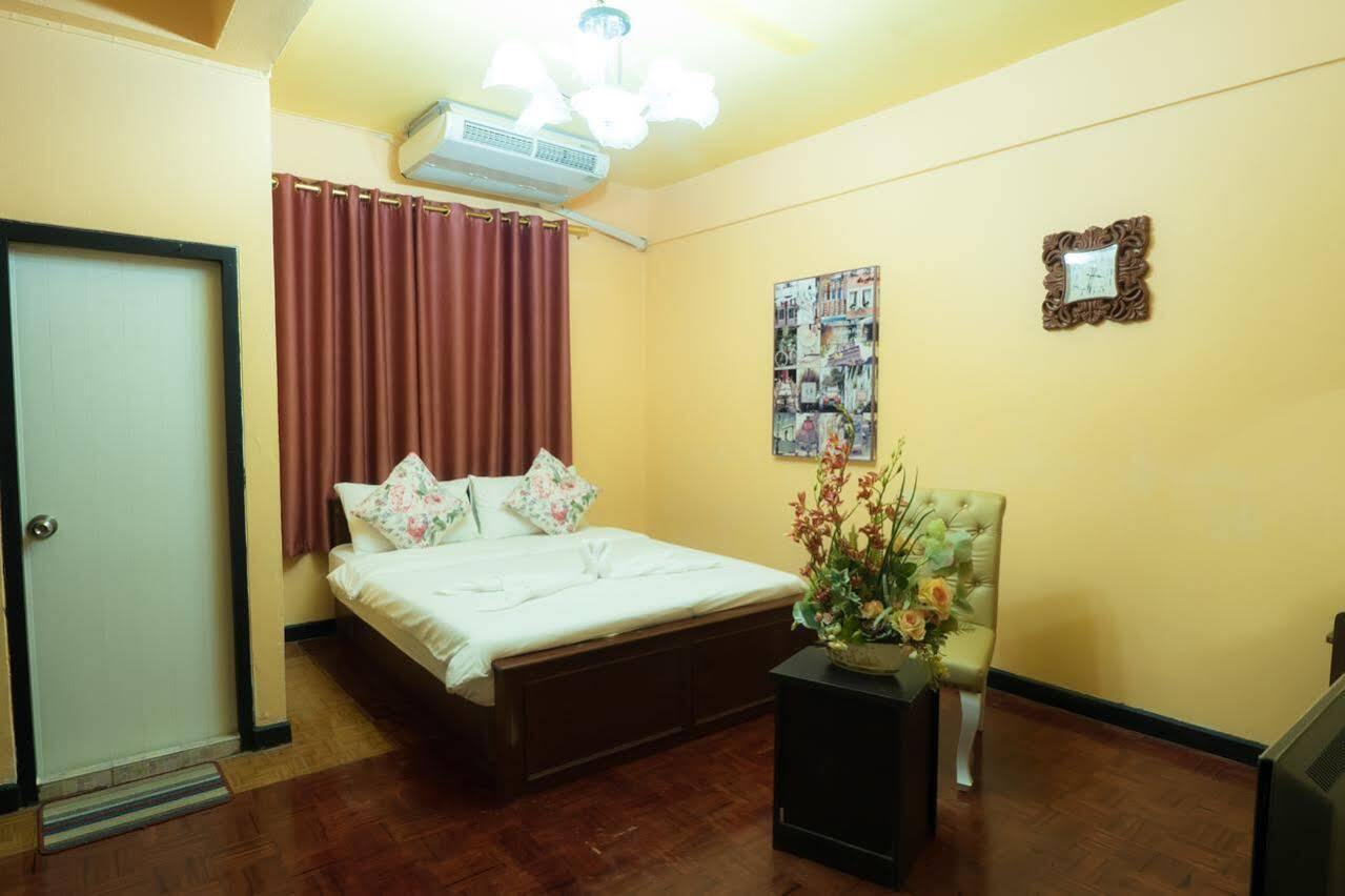 De Sky Sukhumvit Ekkamai Hotell Bangkok Eksteriør bilde